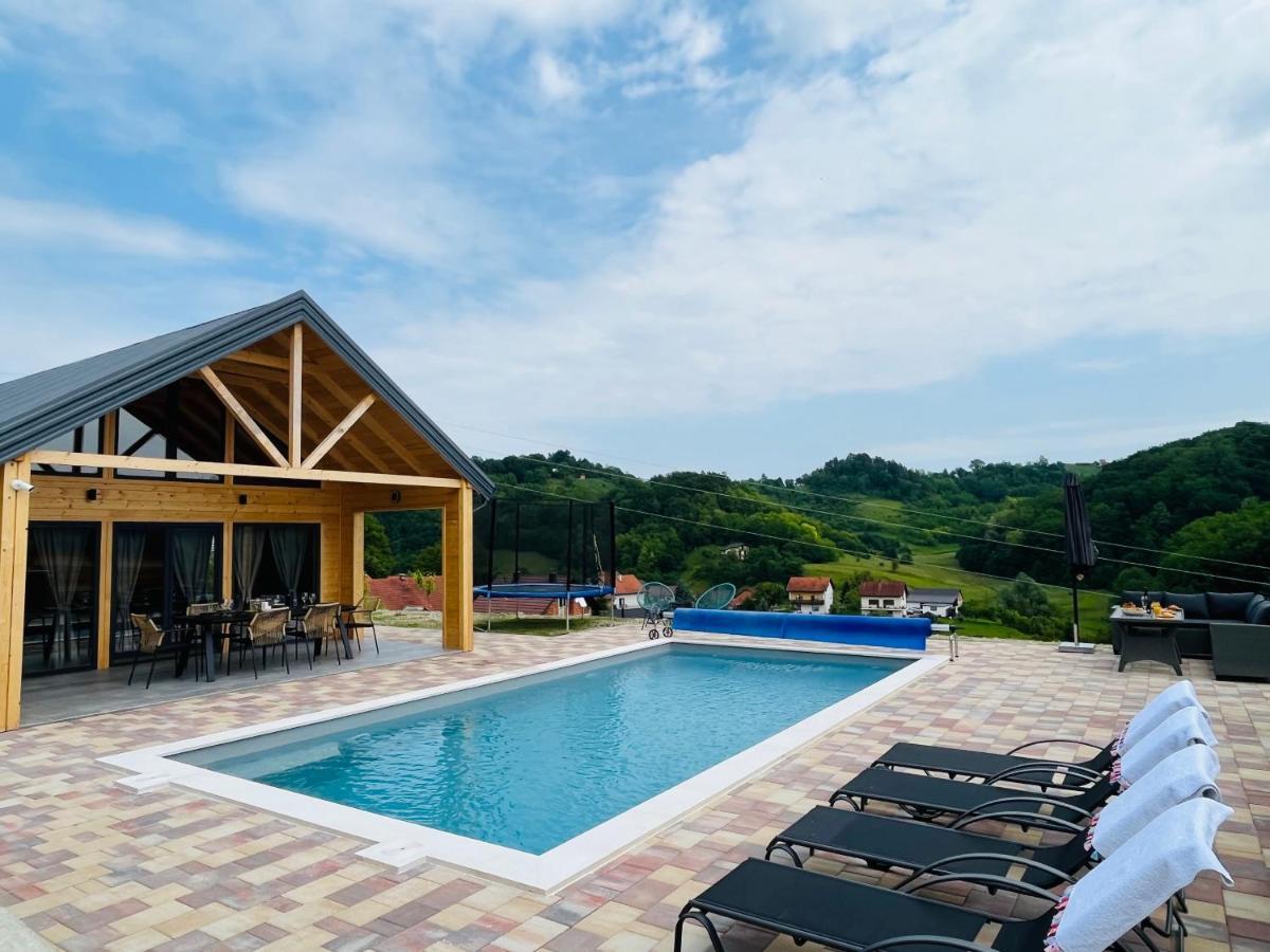Holiday House Adamo Selno Luaran gambar