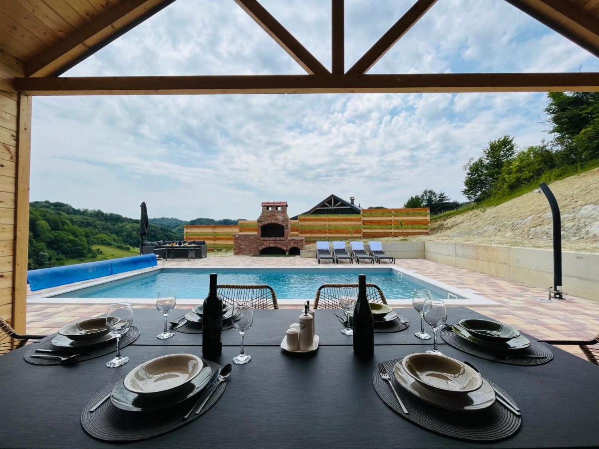 Holiday House Adamo Selno Luaran gambar