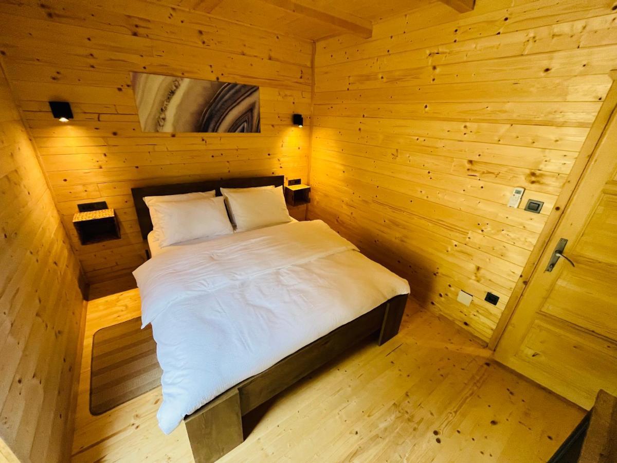 Holiday House Adamo Selno Luaran gambar